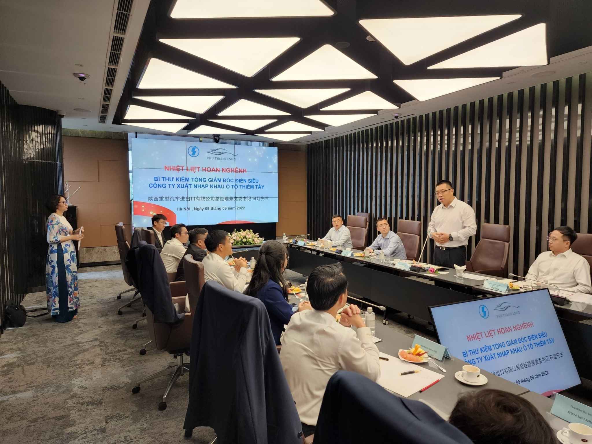 Đón tiếp Bí thư kiêm Tổng giám đốc tập đoàn Shacman sang thăm và làm việc tại Việt Nam