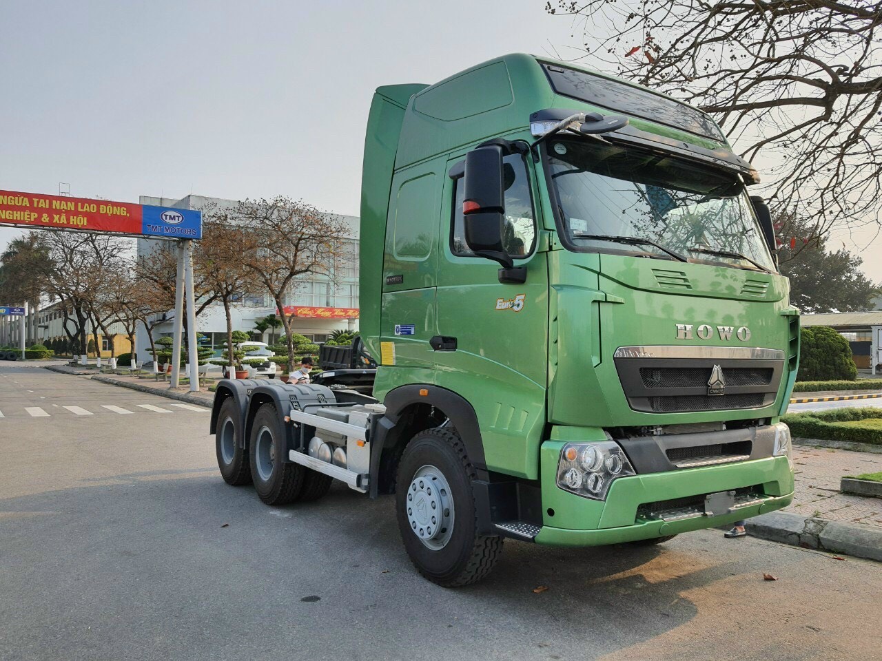 Đầu kéo Howo A7 420 HP nhập khẩu