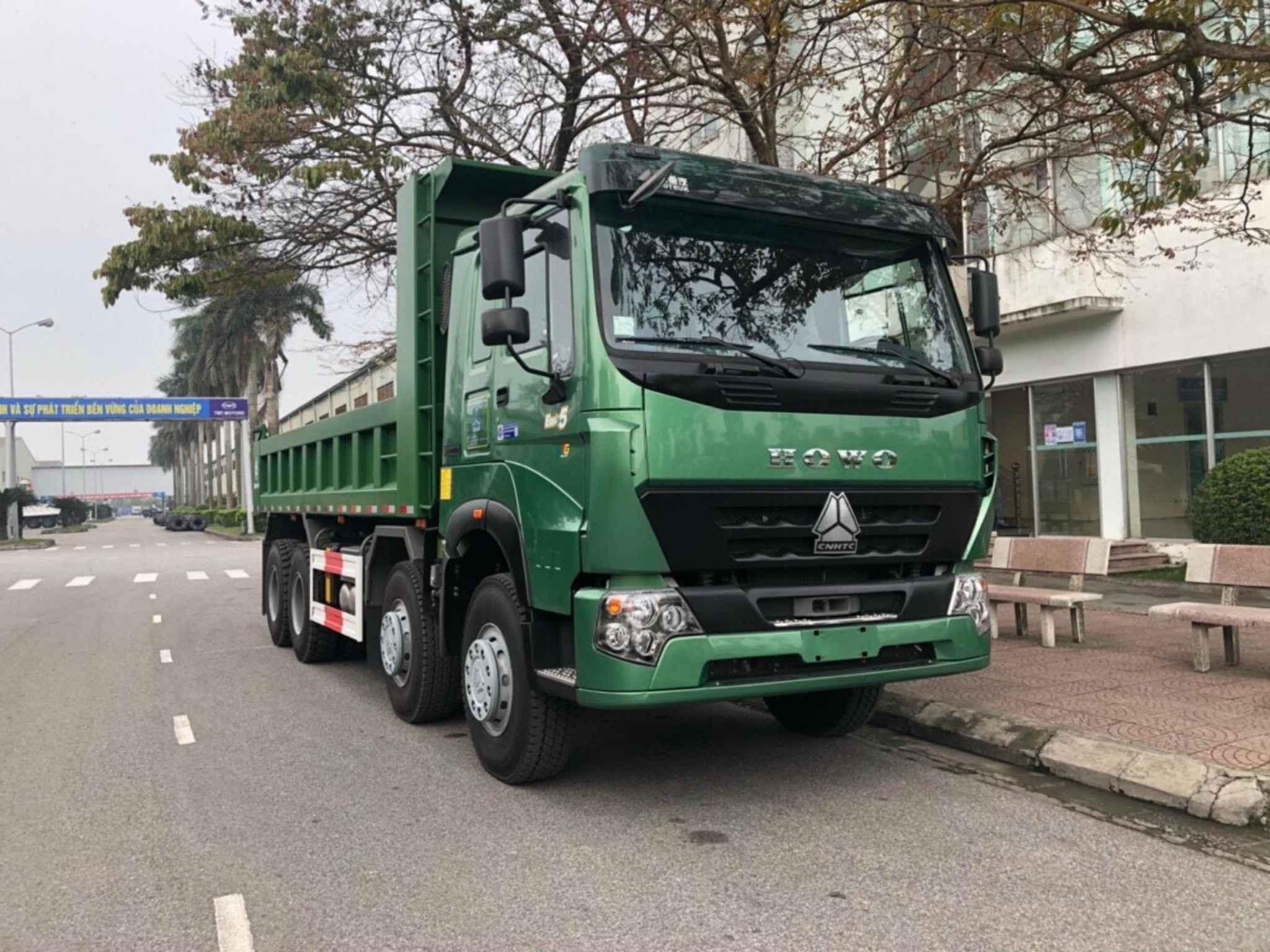 Xe Ben Howo 4 Chân V7G 380 HP Thùng Vuông Giá Rẻ