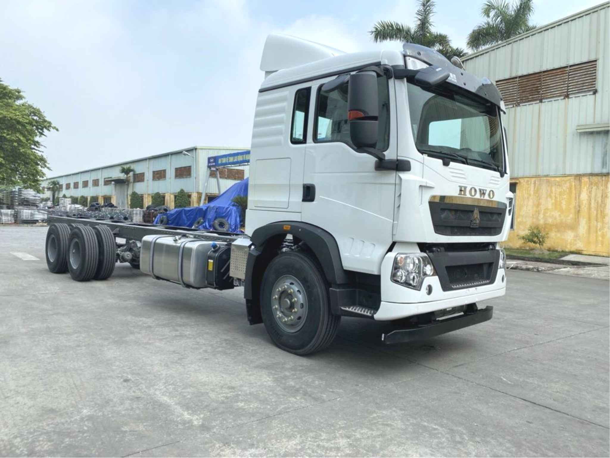 Xe Tải Howo 3 Chân 270 HP