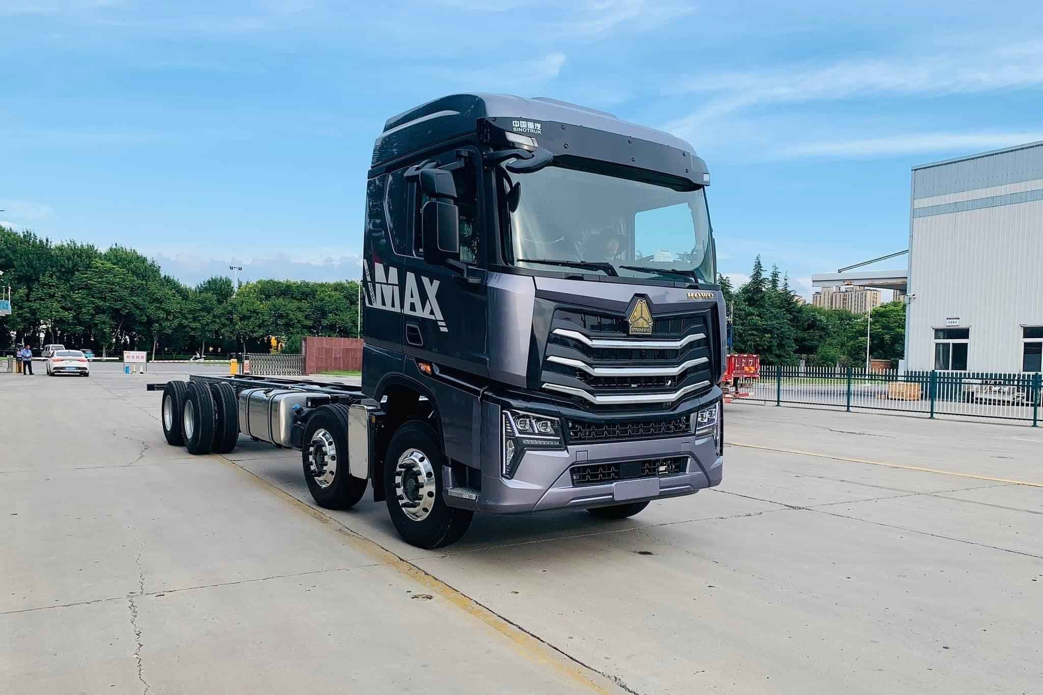 Xe tải Howo Max 4 chân 8x4 400 HP